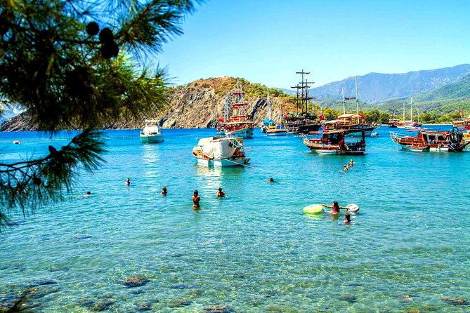departure-transfer-from-antalya-old-city-lara-kundu-kaleici-to-ayt-airport