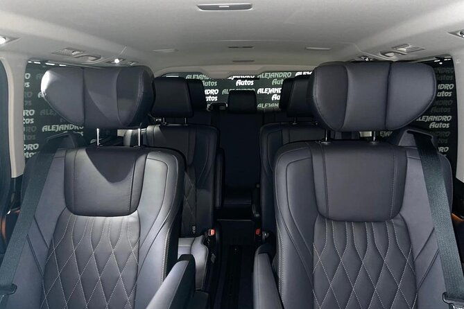 departure-transfer-from-kyoto-to-itami-airport-itm-by-minivan