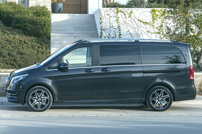departure-transfer-rome-to-fiumicino-airport-fco-by-luxury-van