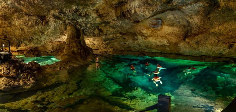 Desde Mérida: Haciendas de Yucatán - Discovering the Haciendas of Yucatán: A journey through history and nature