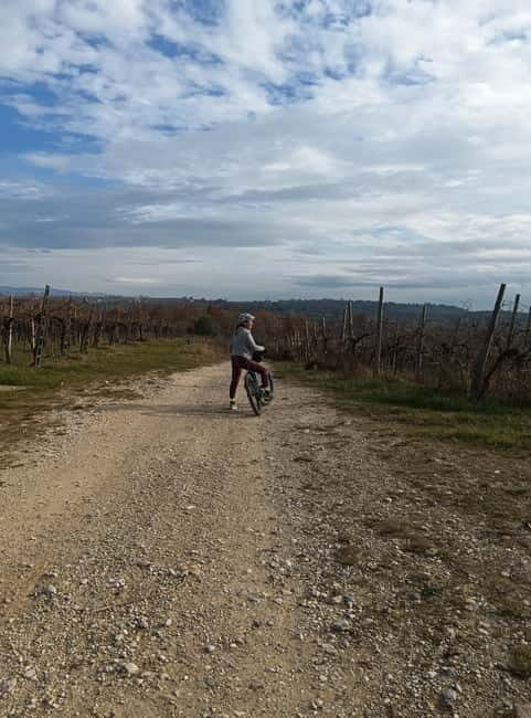 Desenzano d/G: guided bike day trip + selected wines, cooking class - FAQs