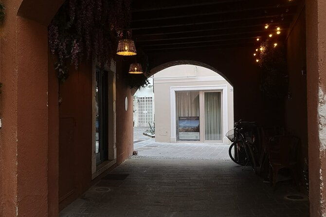 desenzano-sunset-walking-and-boat-tour-with-a-drink-on-board