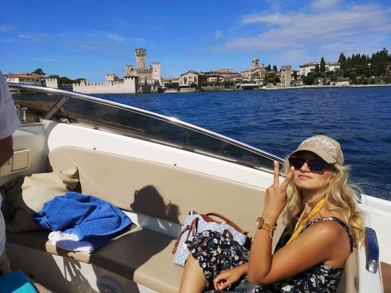 Desenzano:Sunset Walking and Boat Tour with Drink On Board - Exploring Desenzano: A Sunset Walk and Boat Tour with a Local Touch