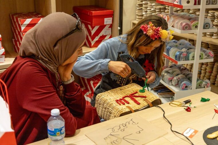 design-and-craft-a-raffia-bag-in-barcelona-2