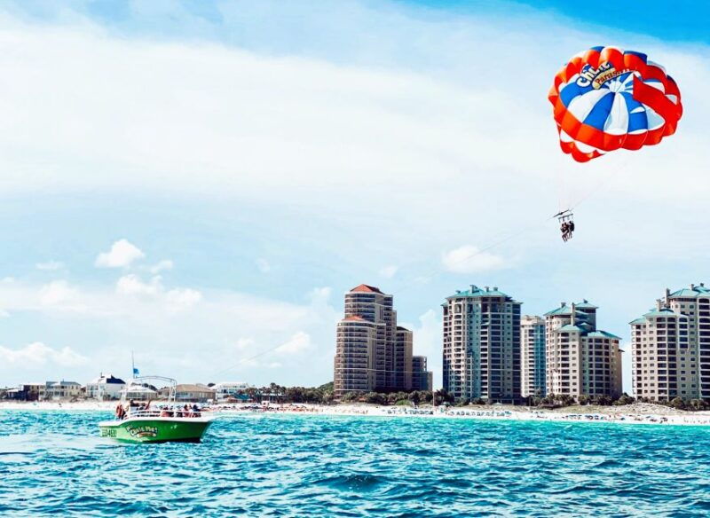 destin-parasailing-flight-above-the-gulf-of-mexico