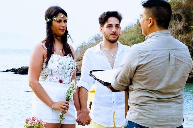 destination-wedding-brazil-beach-wedding-marriage-symbolic-renewal-vows