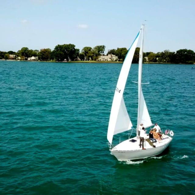 detroit-sailing-tour-on-the-detroit-river