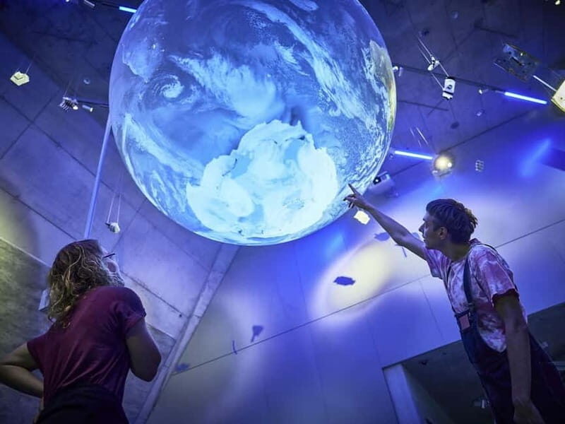 Deutsches Museum Nürnberg - the future museum - Additional features and practical considerations