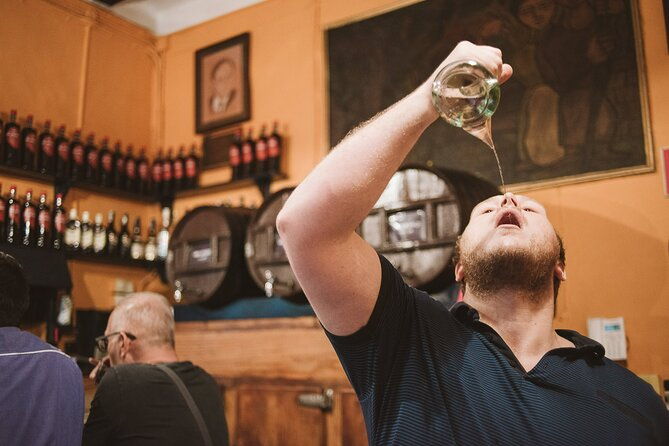 devour-barcelona-tapas-taverns-gothic-quarter-food-tour