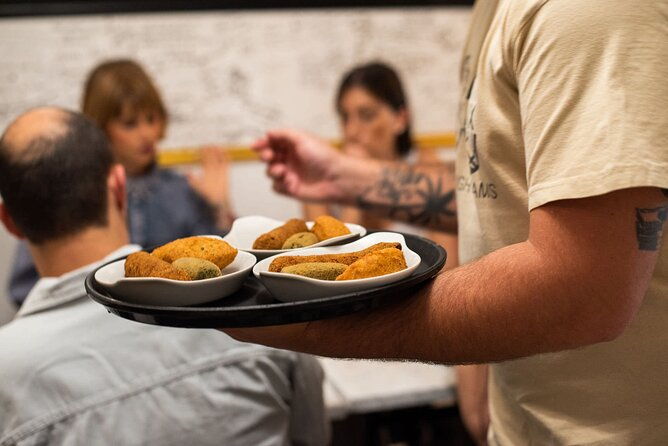 devour-lisbon-food-fado-tour-mouraria-alfama-neighbourhoods