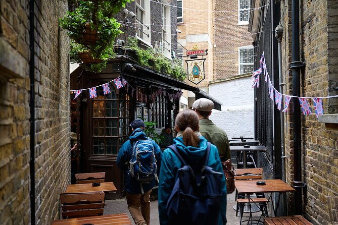 devour-london-historical-pub-tourtraditional-british-food-ales