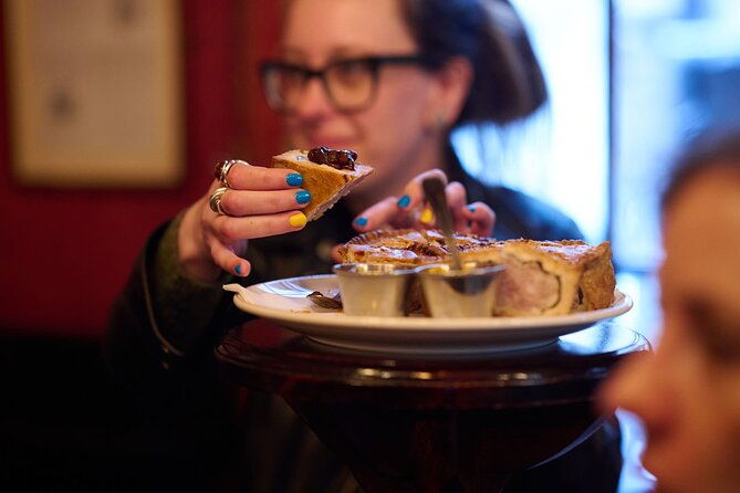devour-london-historical-pub-tourtraditional-british-food-ales