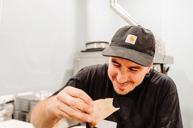 devour-rome-wine-pizza-making-class-in-trastevere-neighborhood