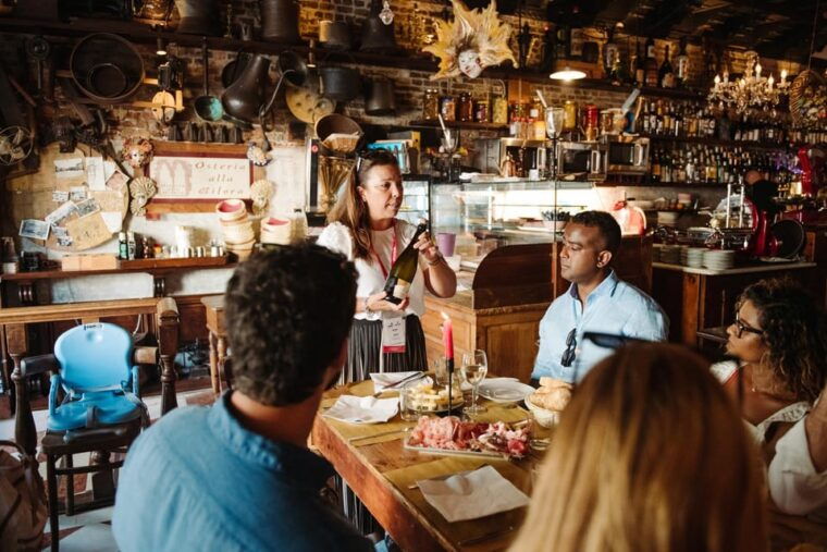 devour-venice-authentic-food-wine-guided-evening-tour