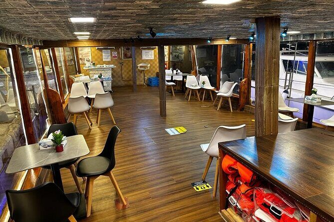 Dhow Cruise with Dinner and Live Entertainment at Dubai Al Seef - A Detailed Look at the Experience