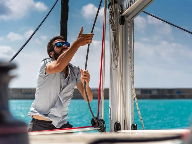 Dia Island Catamaran  Premium Lunch, Open Bar, Small Group - An In-Depth Look at the Dia Island Catamaran Experience