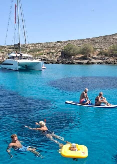 Dia Island Catamaran  Premium Lunch, Open Bar, Small Group - Who Should Consider This Tour?