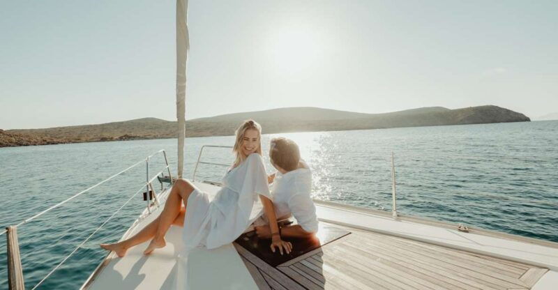dia-island-semi-private-full-day-sailing-trip-with-meal