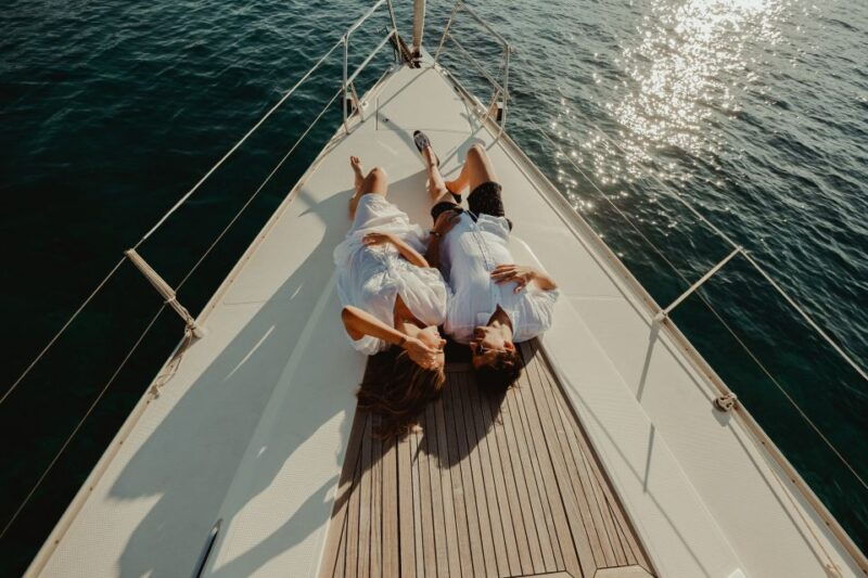 dia-island-semi-private-full-day-sailing-trip-with-meal