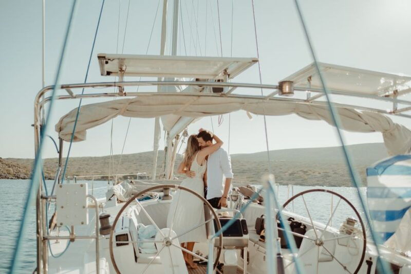 dia-island-semi-private-full-day-sailing-trip-with-meal