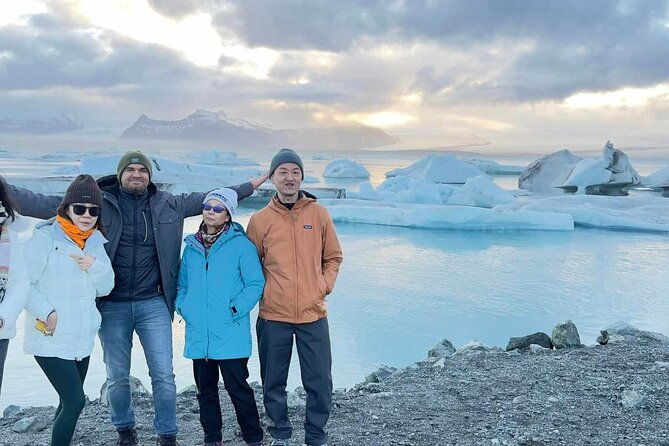 diamond-beach-jokulsarlon-floating-glacier-guided-day-tour