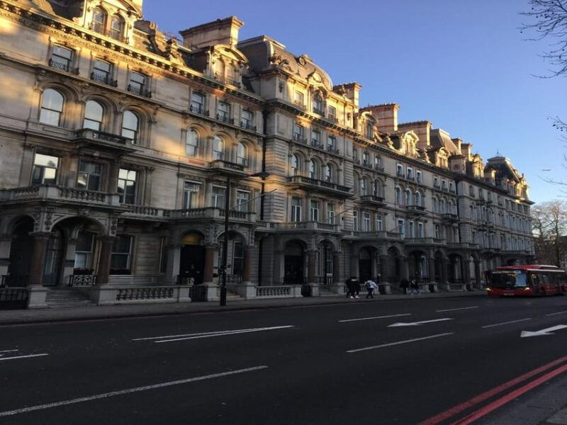 dijon-capture-the-most-photogenic-spots-with-a-local