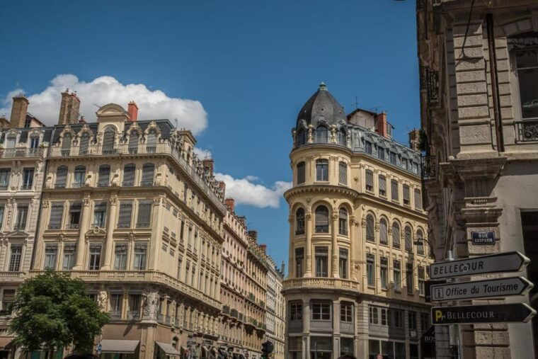 dijon-capture-the-most-photogenic-spots-with-a-local