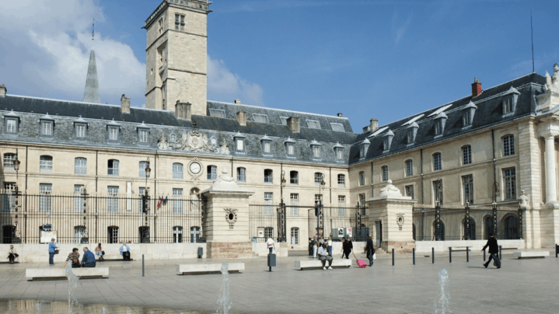 dijon-walking-tour-on-the-owls-trail