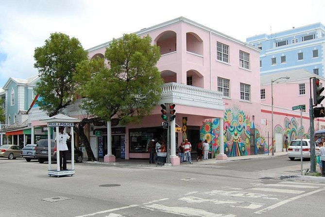 dilly-dally-walking-tour-of-nassau-attractions