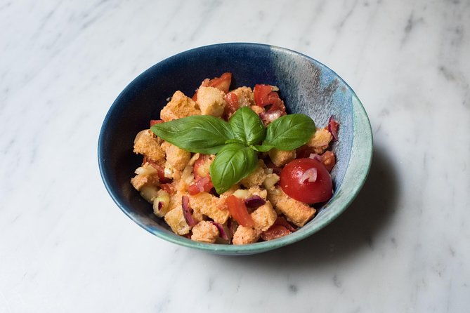 dining-experience-at-a-locals-home-in-arezzo-with-show-cooking