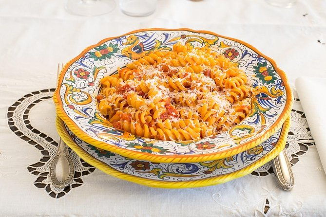 dining-experience-at-a-locals-home-in-lucignano-with-show-cooking