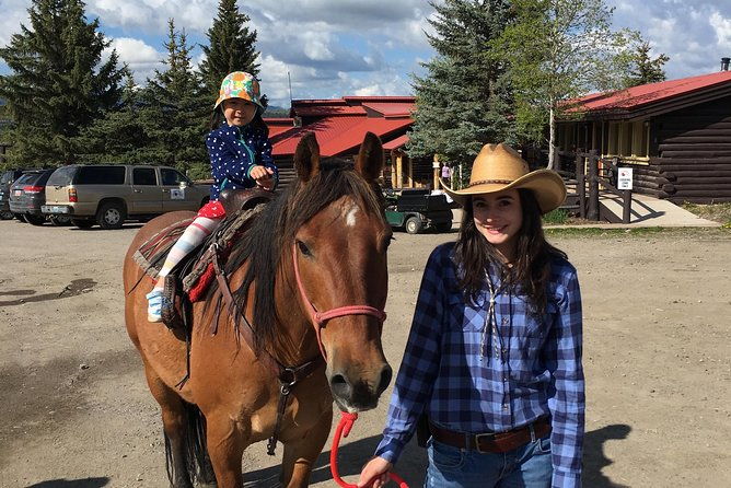 dinner-cookout-ride-at-heart-six-ranch