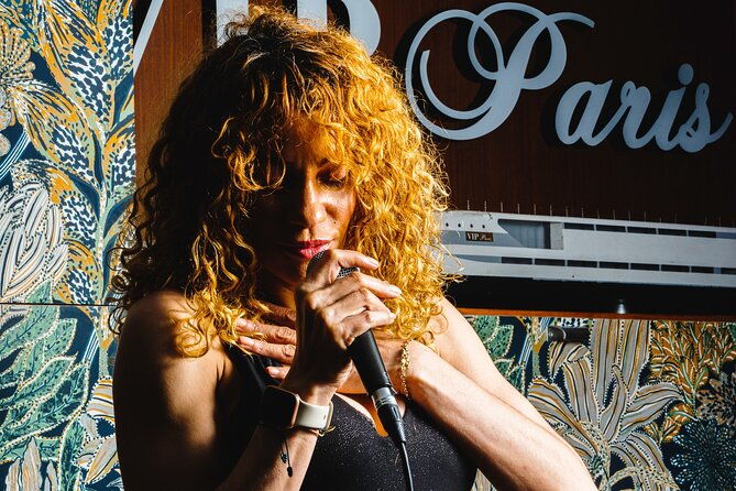 dinner-cruise-on-the-seine-in-paris-with-live-singer