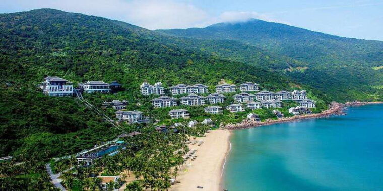 dinner-experience-at-intercontinental-danang-sun-peninsula