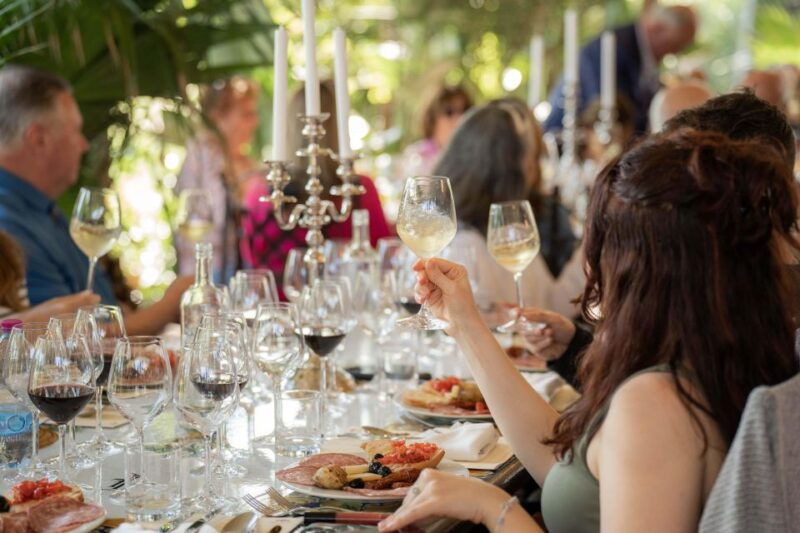 dinner-in-winery-garden-and-wine-tasting-in-san-gimignano
