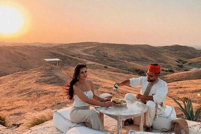 Dinner Show & camel ride with sunset views - Key Points
