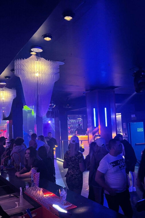 disco-night-at-samsara-7-calle-de-la-cruz-madrid