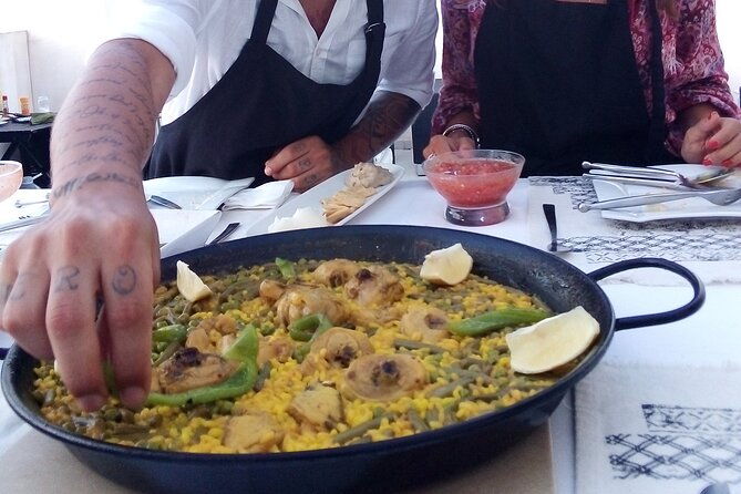 discover-5-secrets-of-spanish-paella-with-a-local