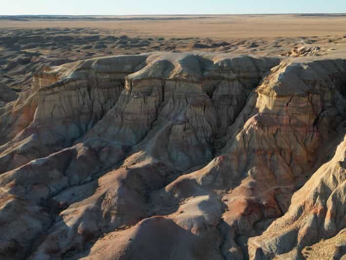 Discover / 8 day Great Gobi and Central Mongolia - Day 2: Tsagaan Suvarga — The White Stupa