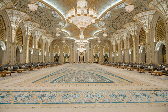 Discover Abu Dhabi Iconic Grand Mosque & Artistic Louvre Museum - An In-Depth Look at the Itinerary