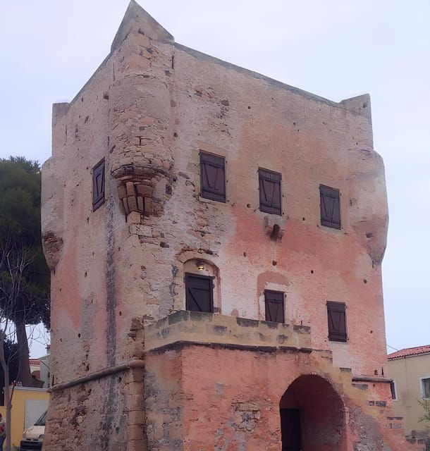 discover-aeginas-historic-town