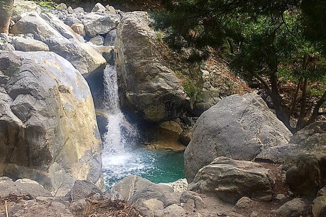 discover-akrotiri-a-full-day-private-adventure-of-scenic-wonders