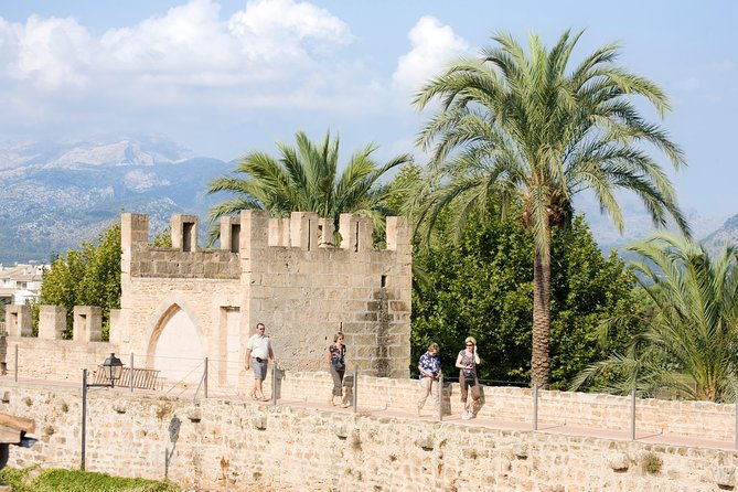 discover-alcudia-old-town-on-a-private-walking-tour