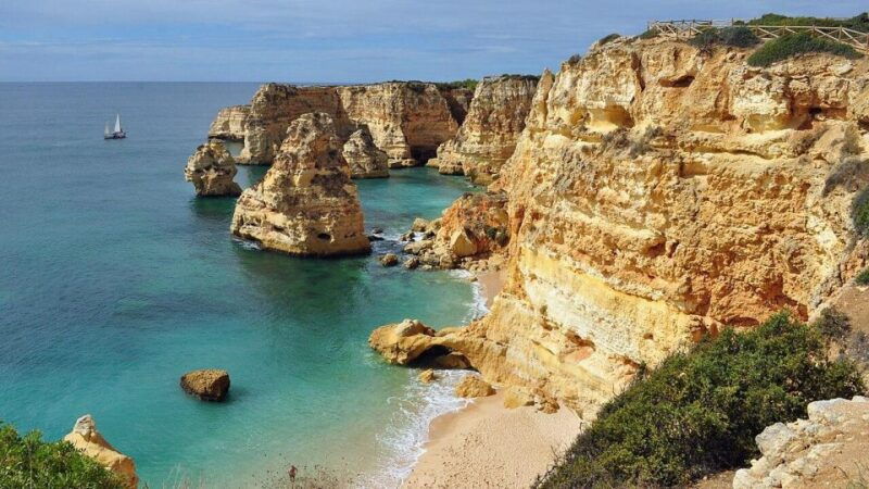 discover-algarve-a-day-journey-from-lisbon