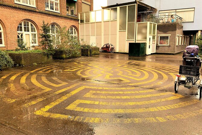 discover-amerfoorts-city-center-in-this-outside-escape-game-tour-2