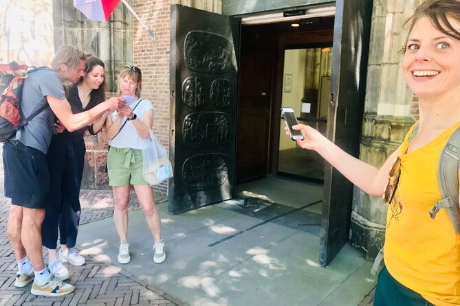 discover-amsterdams-city-center-in-this-outside-escape-game-tour