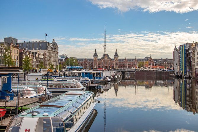 discover-amsterdams-most-photogenic-spots-with-a-local