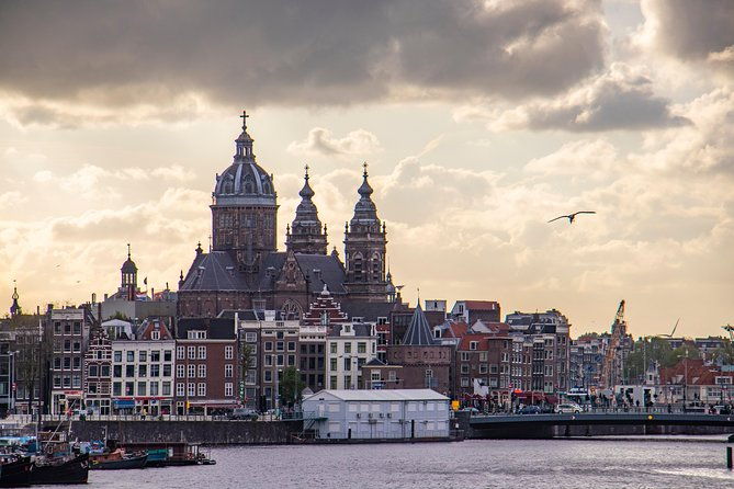 discover-amsterdams-most-photogenic-spots-with-a-local