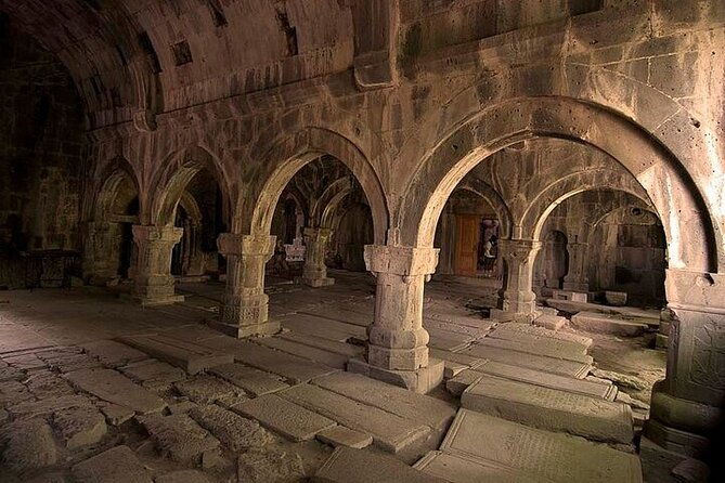 discover-armenia-tbilisi-akhpat-dilijan-sevan-yerevan-tbilisi