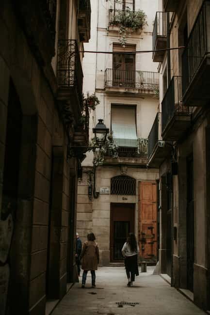 "Discover Barcelona: Private Tour in Arabic with Expert Guide" - An In-Depth Look at the Itinerary